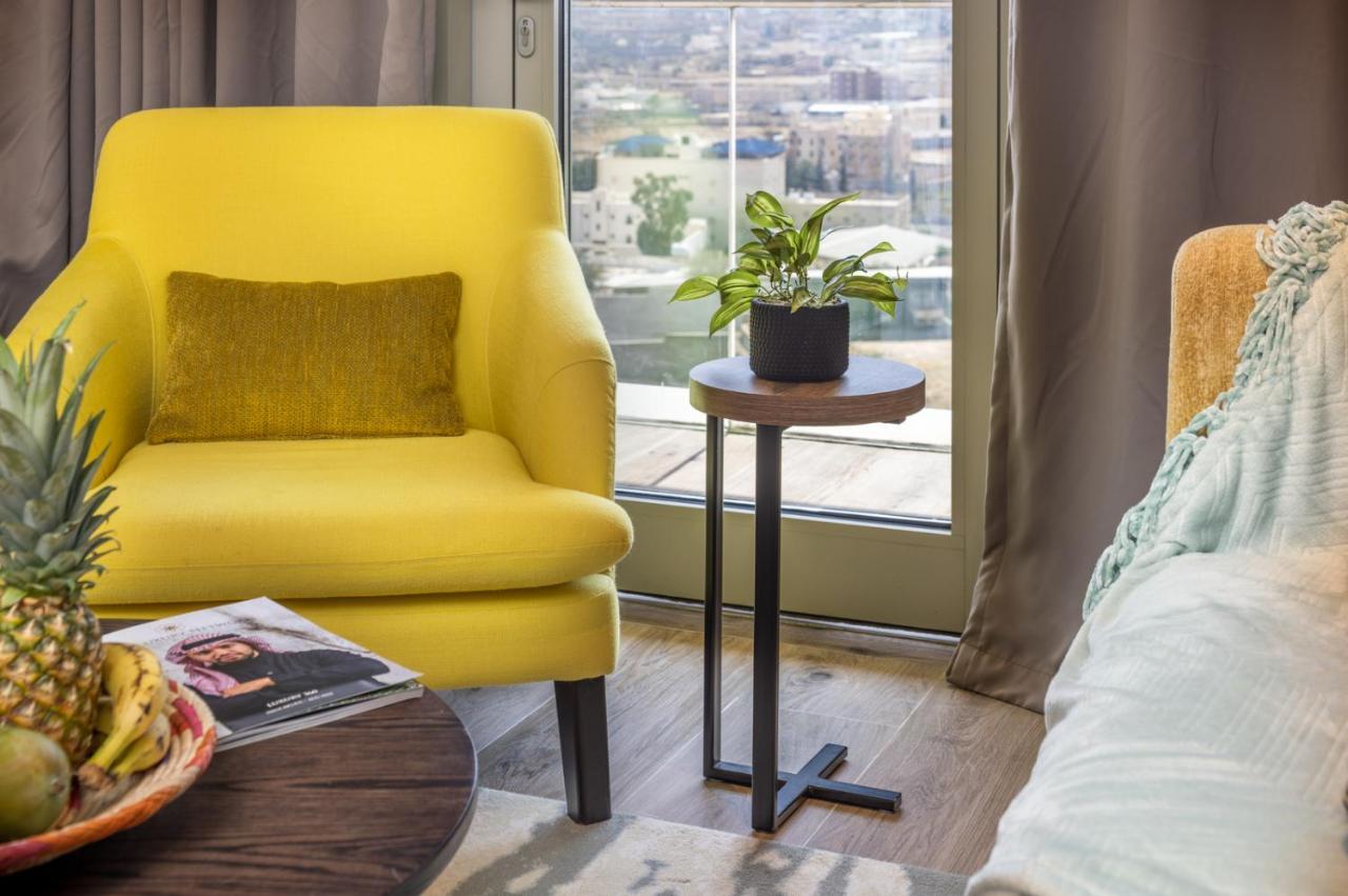 Citadines Abha Aparthotel Bagian luar foto C-table
